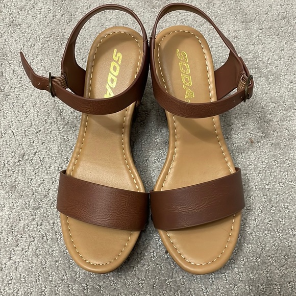 Soda Brown Ankle Strap platform boho Sandals - Picture 2 of 4